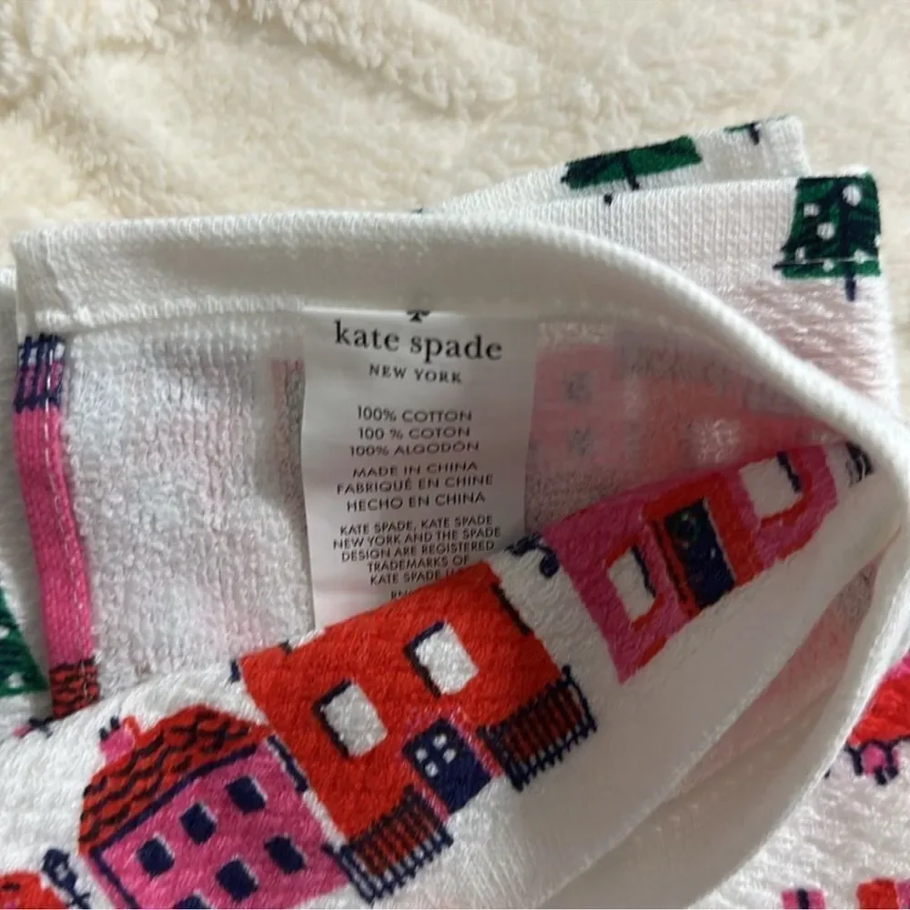 kate spade Christmas Town City Scapes White Pink Green Cotton Kitchen 2 Towel